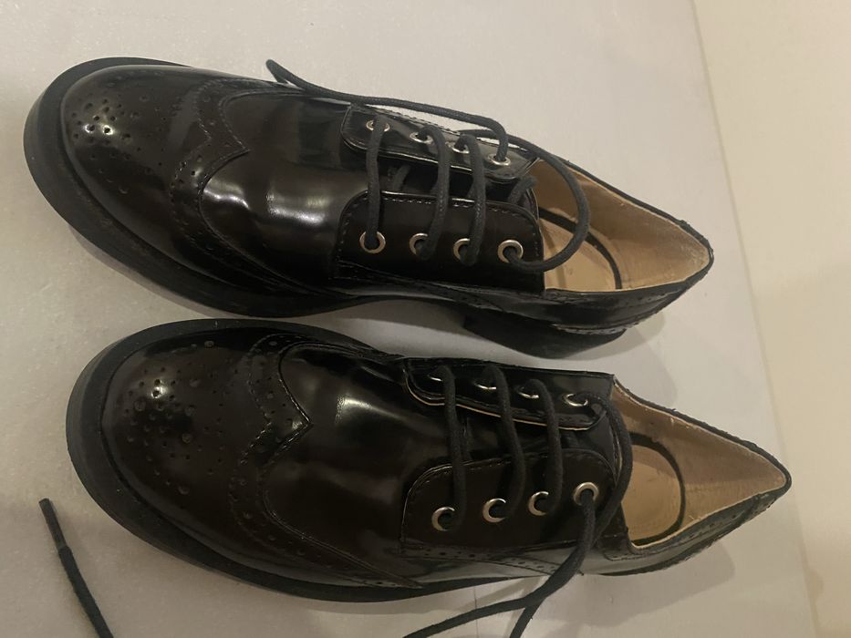 Sapatos pretos verniz
