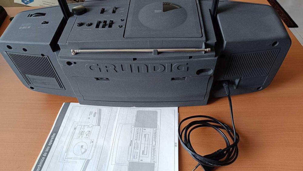 Rádio Grundig RR3100 CD e cassetes, aparelhagem portátil