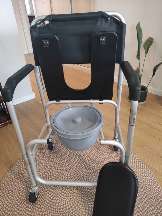 Cadeira Sanitária usada