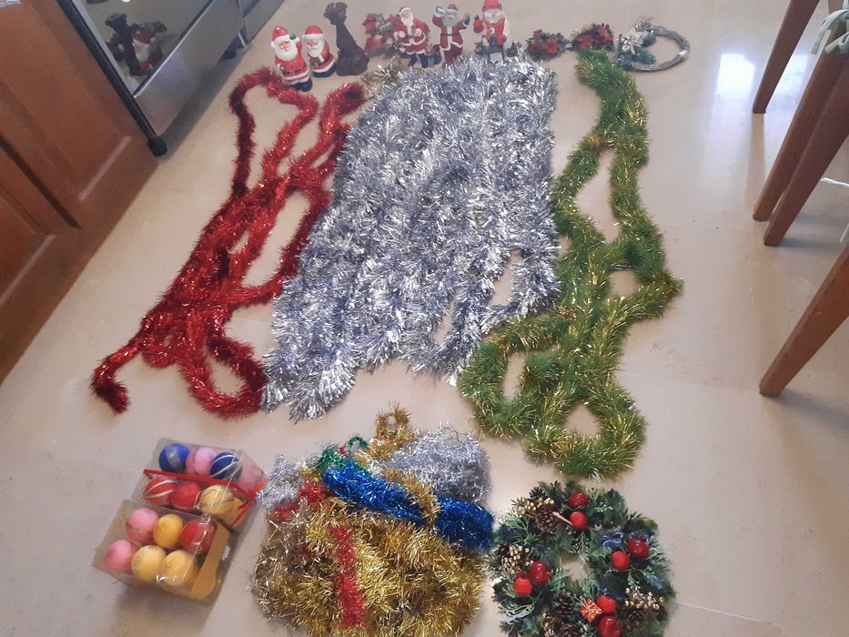 Decorações Natal: fitas, bolas, velas, coroa, estrela,excelente estado