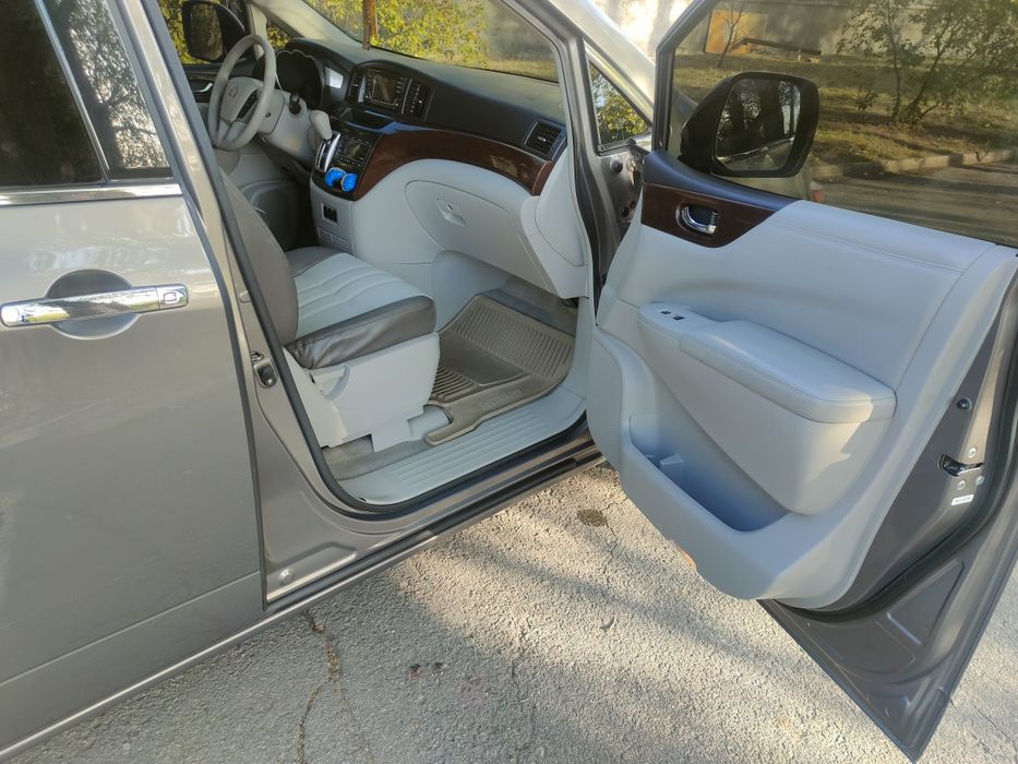 Продам 7-містний мінівен Nissan Quest 2017р.3.5 бензин
