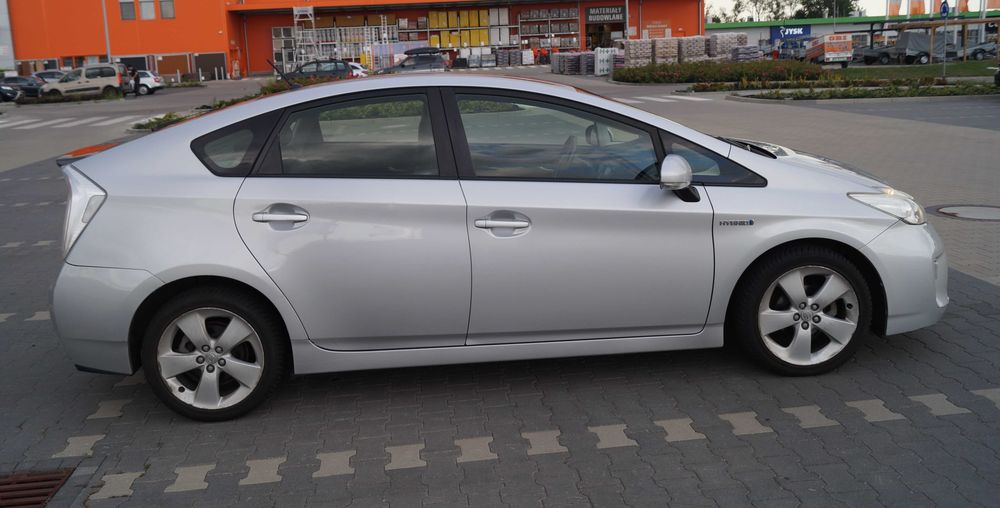 Toyota PRIUS rok 2012 1.8