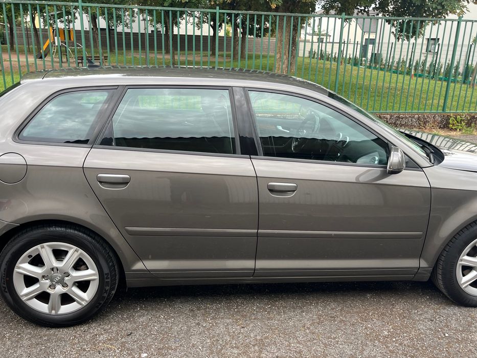 Automóvel Audi A3 sportback 2.0 TDI 140cv