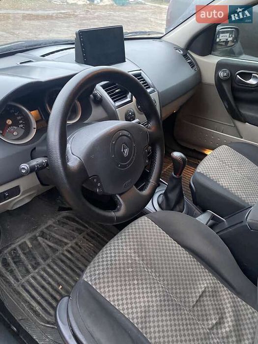 Продаю Renault Megane 2004 року  універсал чорного кольору