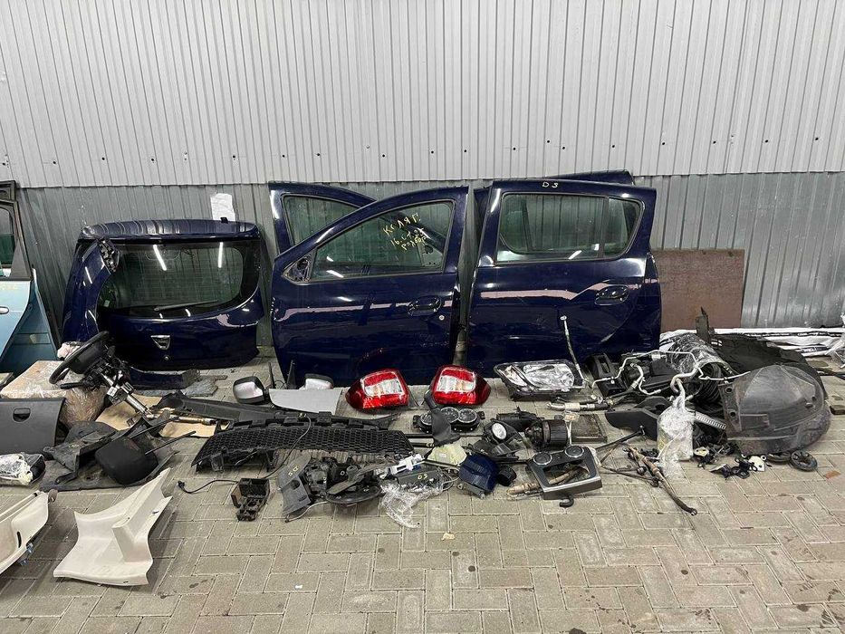 Дверка передня дверка задня Dacia Sandero 2 (2013-2020)