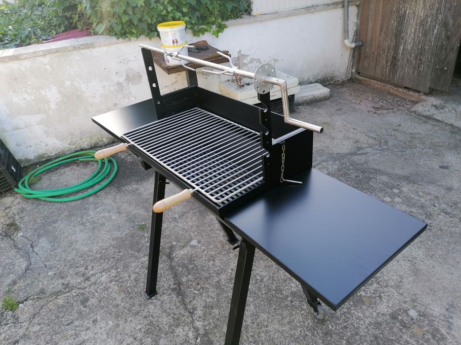 Grelhador/porco no espeto