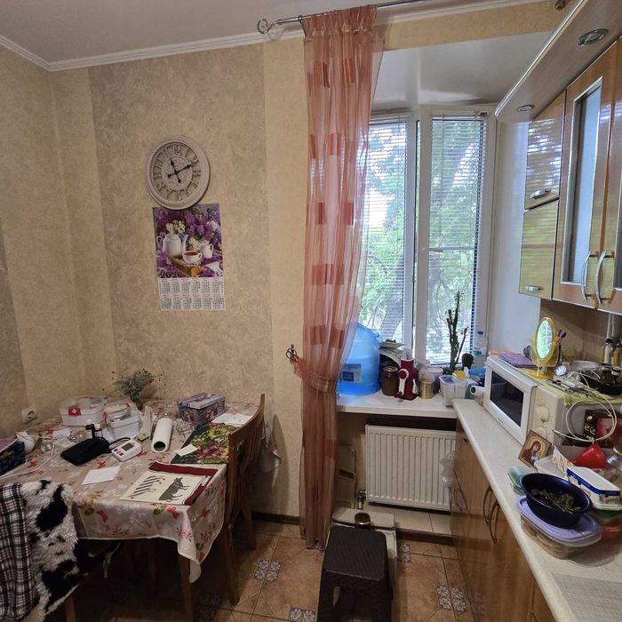 Продаю 2 кім квартиру Молодогвардійська  - проспект Богоявленский , " сталінка ",  Двоконтурний газовий котел