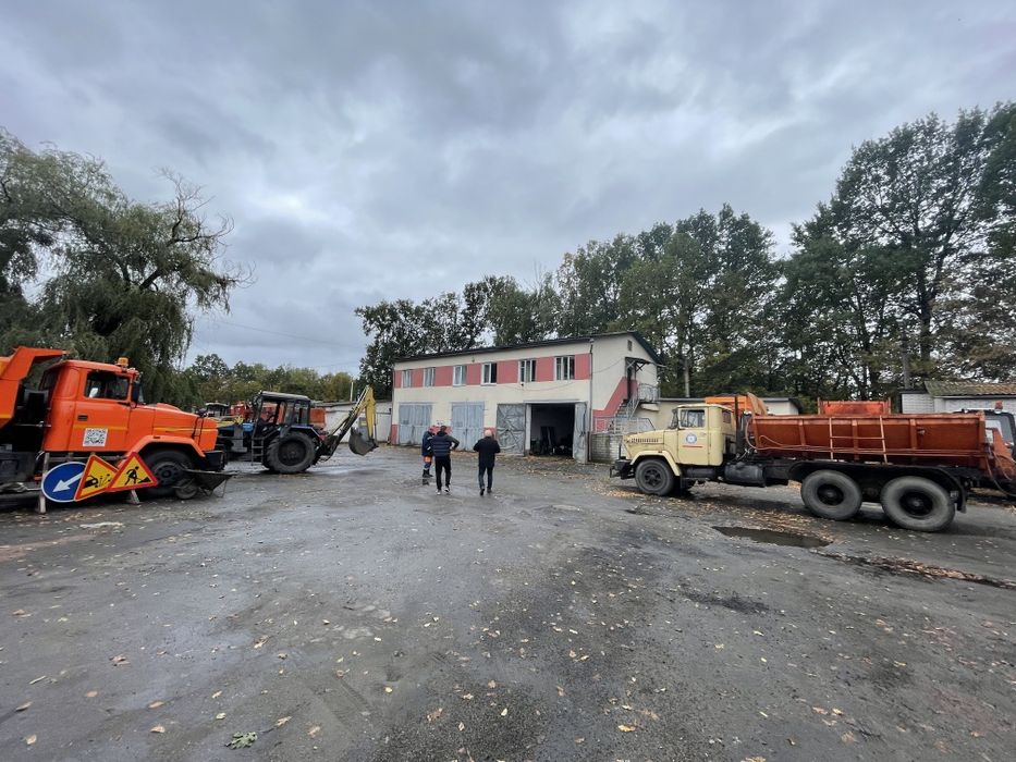 Гараж парковка Іванків