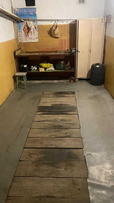 Wynajmę garaż z kanałem