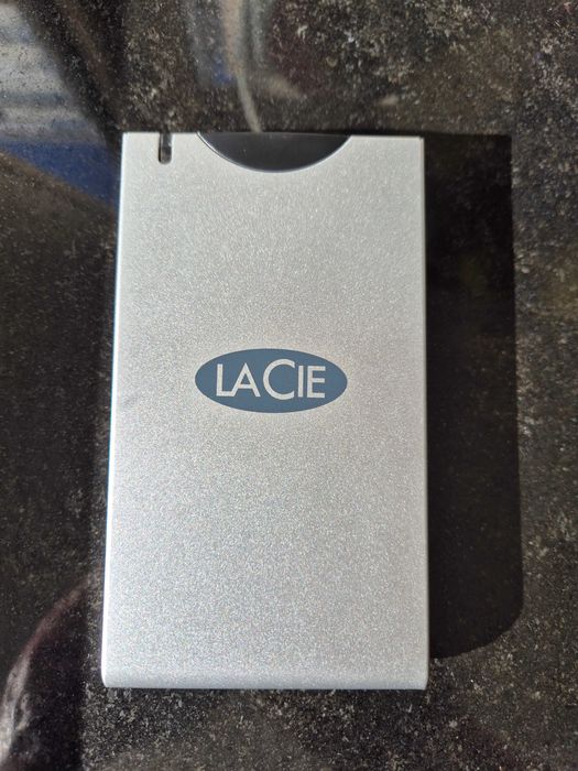 Disco Externo 2,5'' LaCie 75GB + Caixa protetora Case Logic