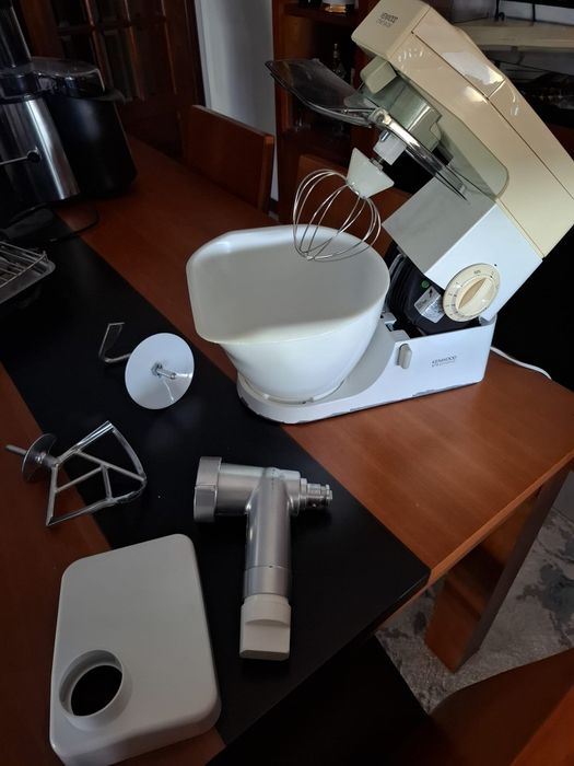 Máquina kenwood bolos - pão- carne