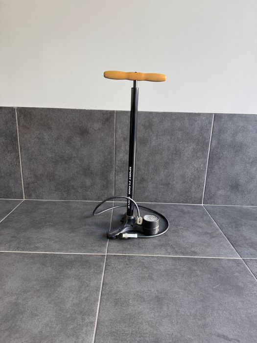 Bomba de pé Lezyne Sport Floor Drive 3.5 preto