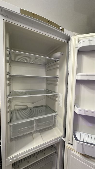 Холодильник INDESIT