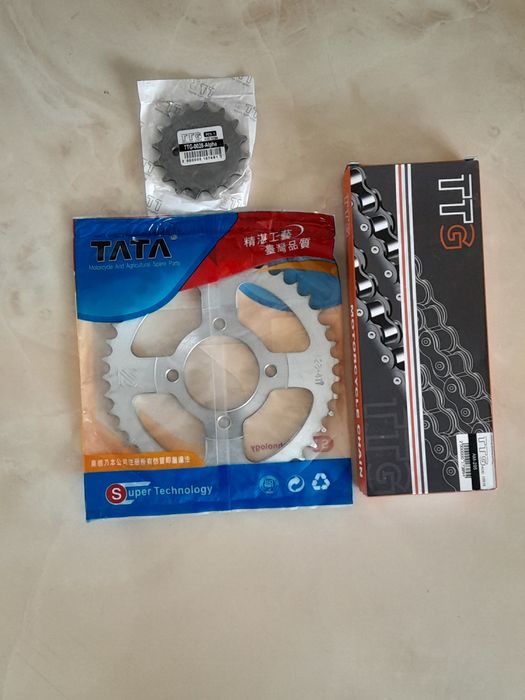 Ланцюги , зірки  мопед,