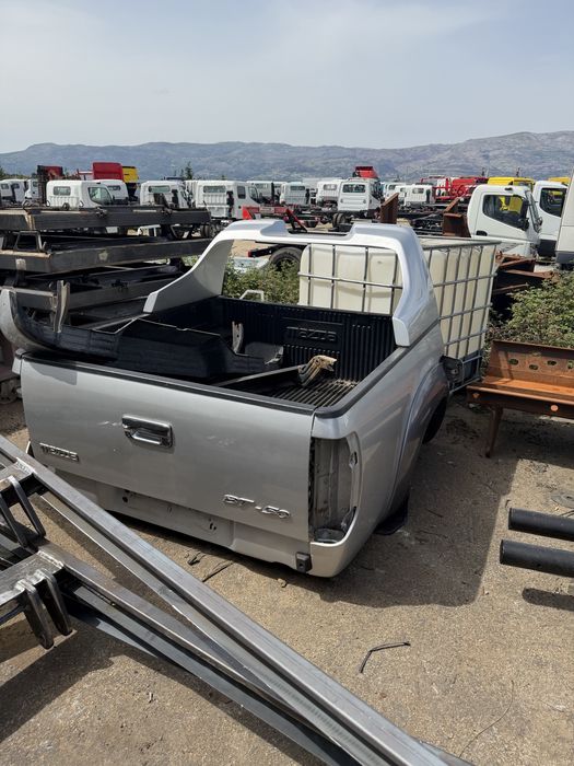 Caixa de carga original MAZDA BT50