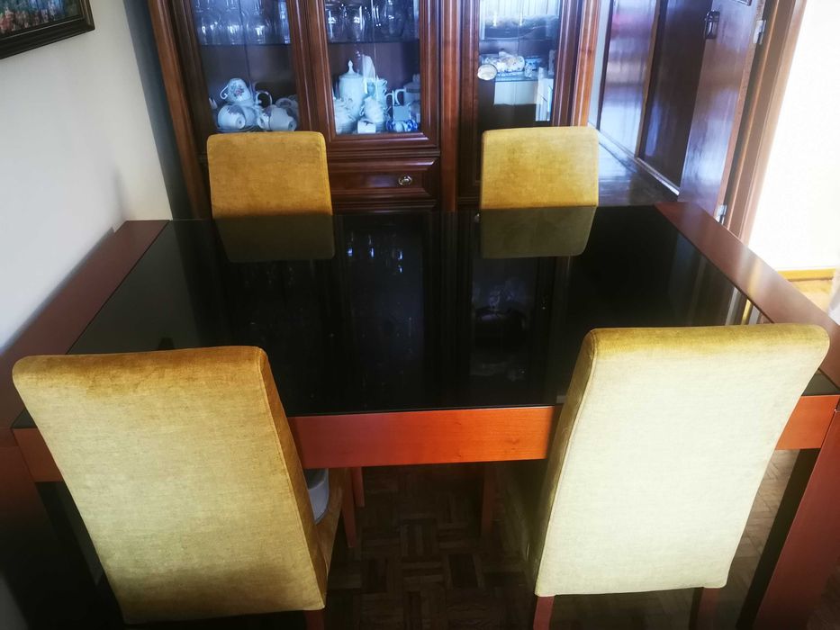 Mesa cerejeira + cadeiras