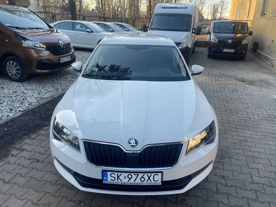SKODA SUPERB Wynajem aut samochodów* Wypożyczalnia * Rentaro