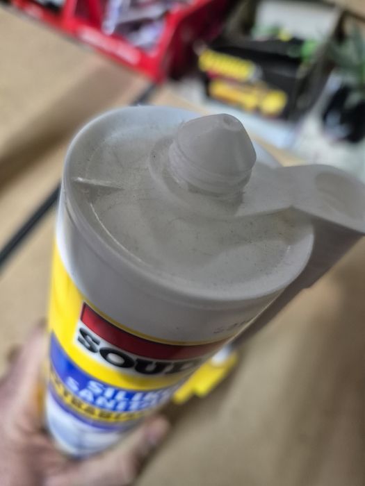 Silikon sanitarny, akryl do płyt gk