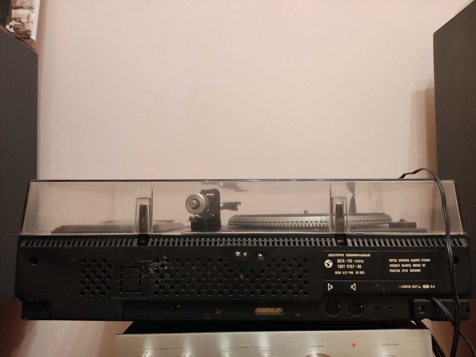 Продаю програвач платівок Вега-119-стерео (дефект)