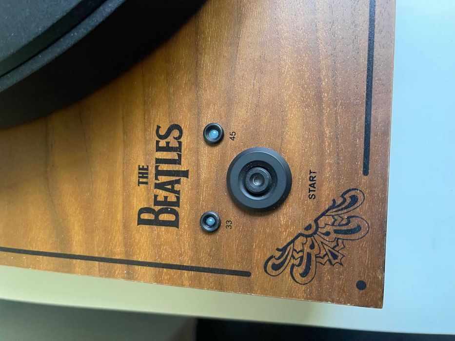 Gira-discos Pro-ject 33/45 rpm, modelo 2Xperience, Beatles
