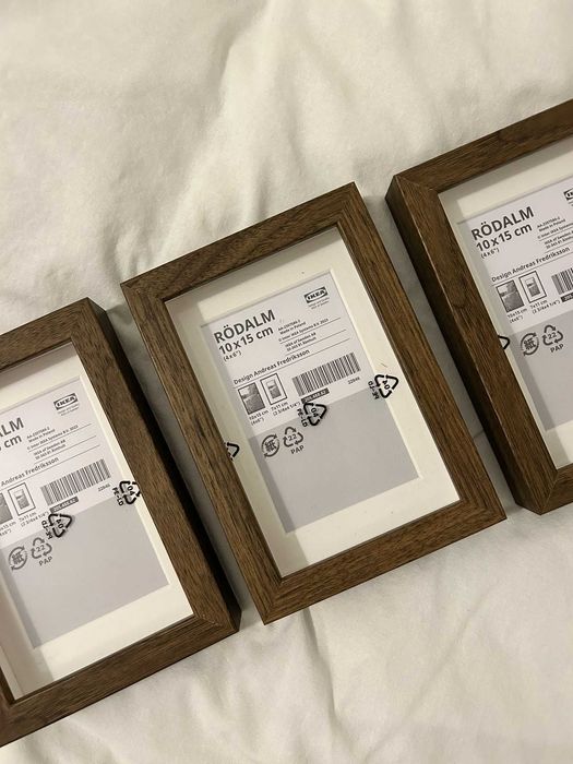 Molduras efeito nogueira IKEA