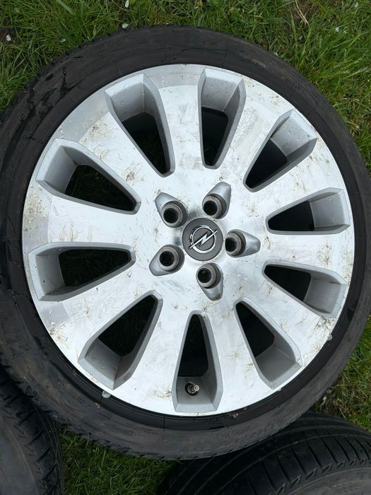 Opel Insignia 19 cali 5x120 opony 245/40/19