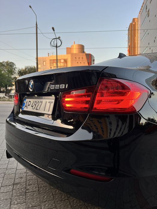 BMW 3 F30 2013 2.0 Бензин Автомат 189000 км