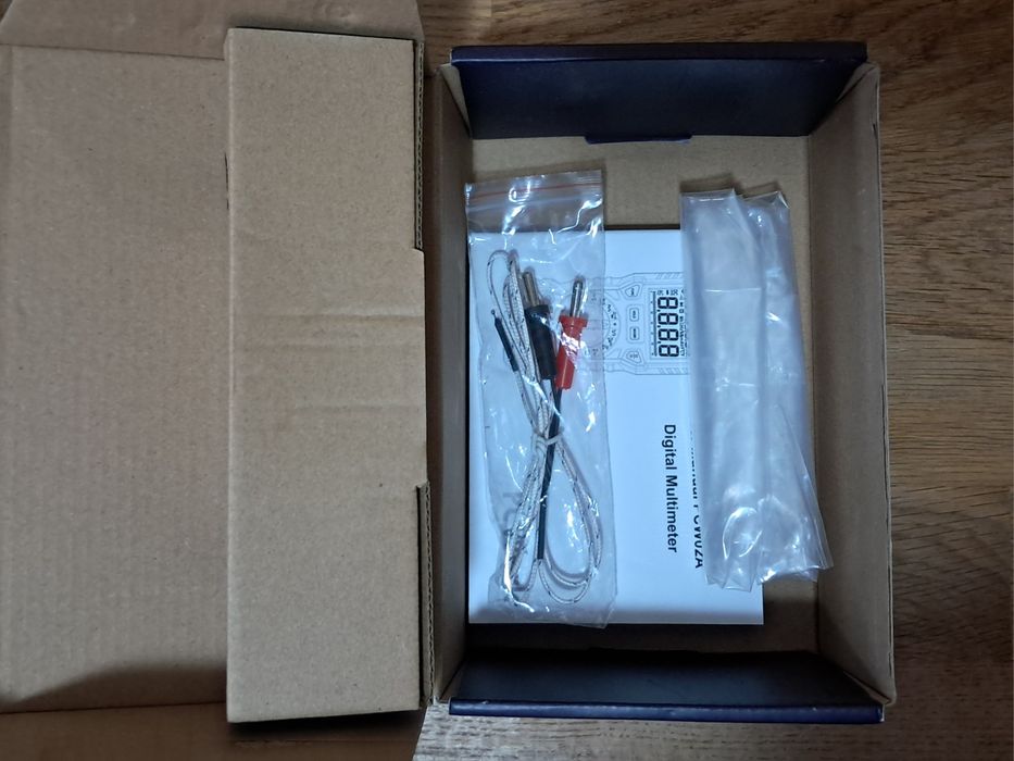 Multímetro digital PCW02A