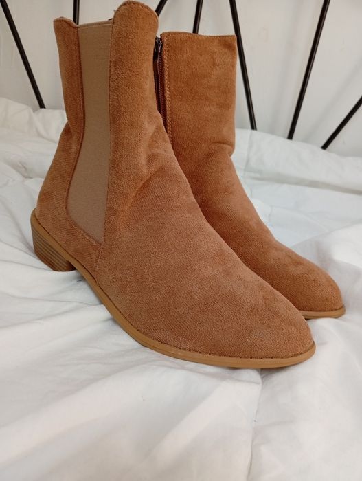 Botins Chelsea Camurça Castanho Claro