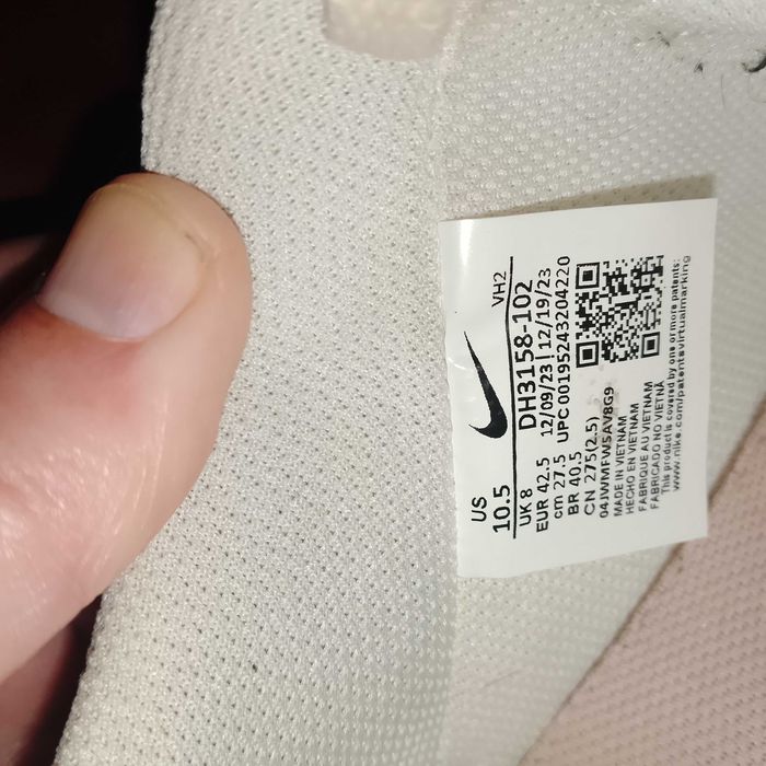 Кросовки   NIKE   42 р  , бiлi