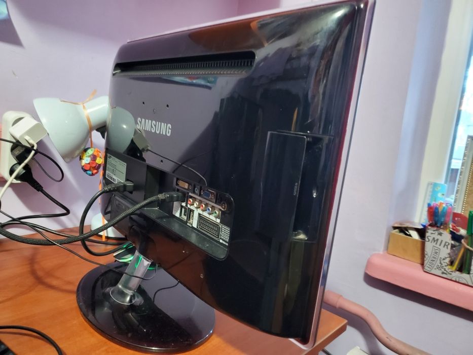 Samsung  P2370HD телевізор