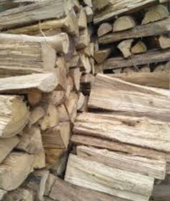 lenha de eucalipto seca fazemos entregas