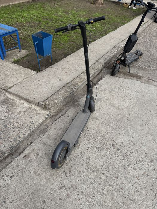 Продам Ninebot g 30 max