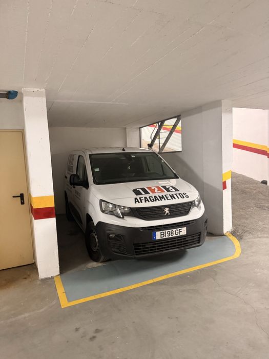 Garagem armazem em Massama Norte 260m2