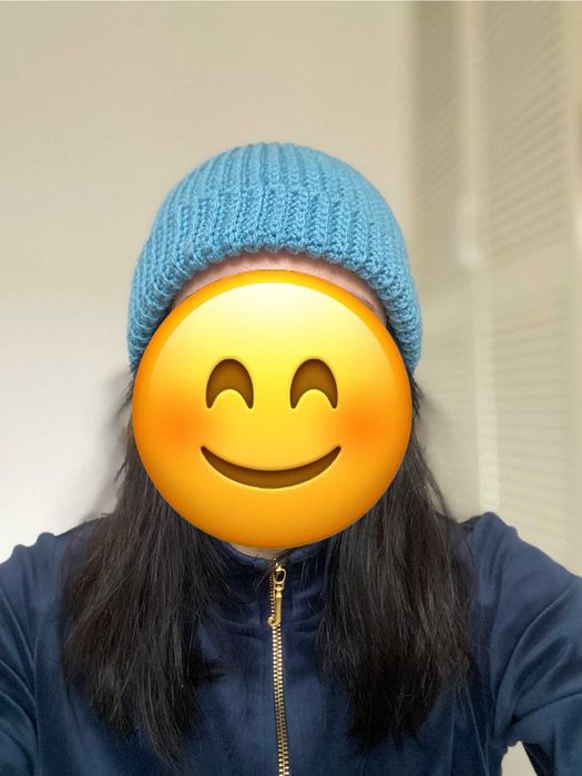 Niebieska uniseksowa czapka z akrylu – handmade