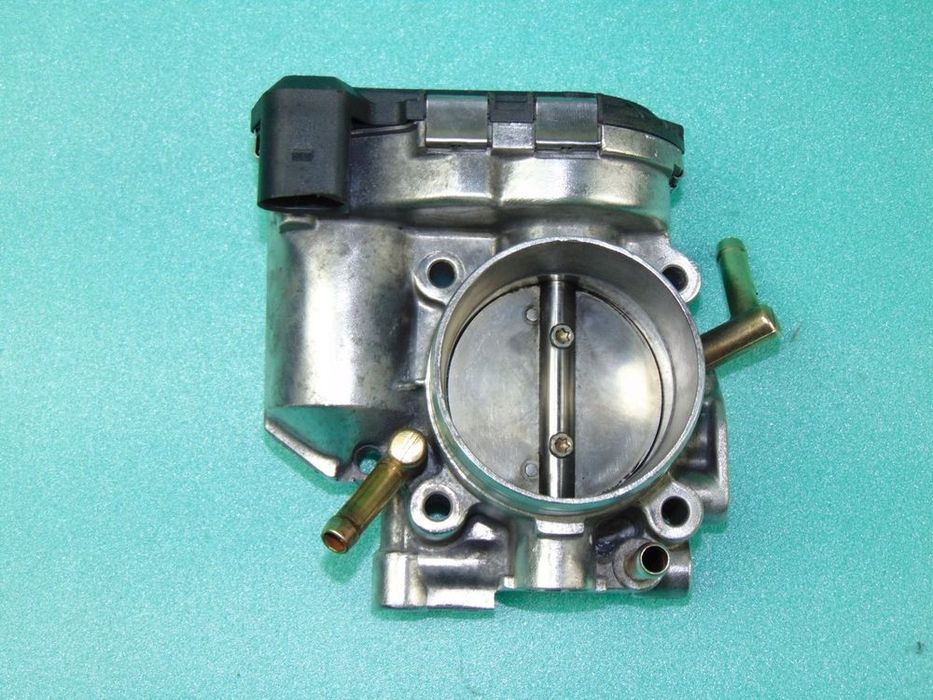 Przepustnica powietrza 06A133062D Golf IV 2,0 Oryginał