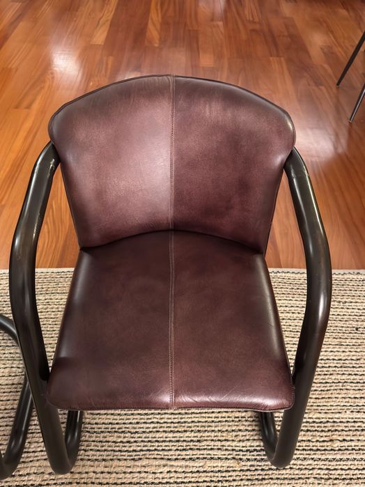 2 Poltronas AREA em Pele e Ferro