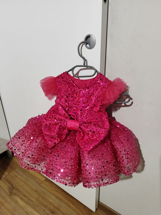 Sprzedam sukienkę na roczek