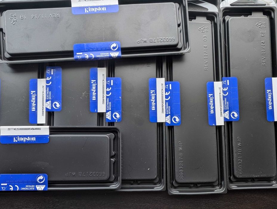 23 Sticks DDR3 4GB Kingston KVR16N11S8/4 NOVOS