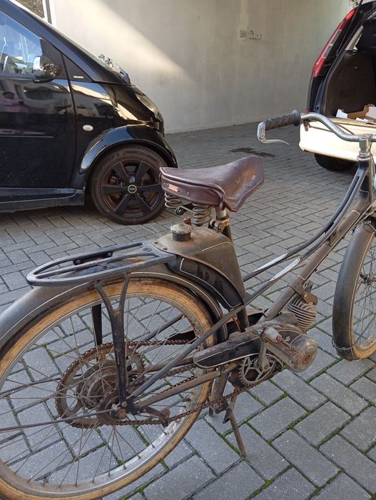 Mobelet  1950 trabalhando