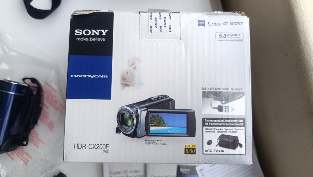 Sony HDR-CX200 Camcorder Full HD with Memory Card64737969149825122