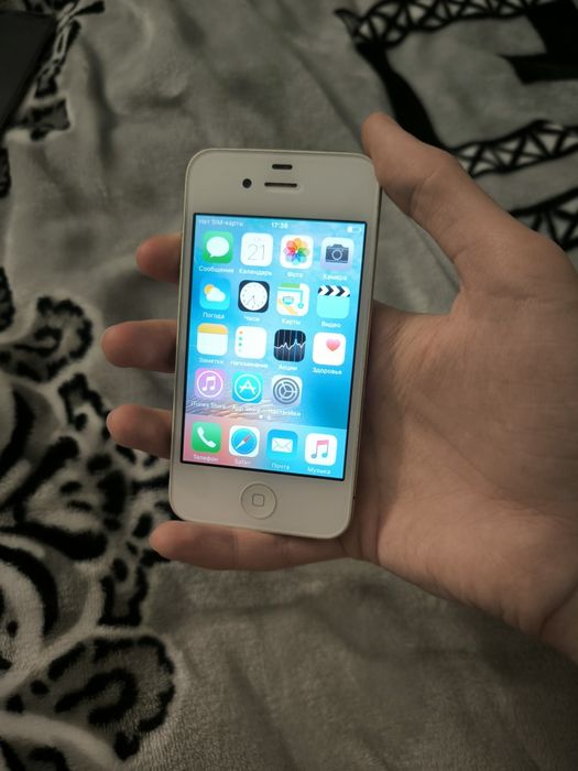 iPhone 4s 16gb подойдёт как плеер