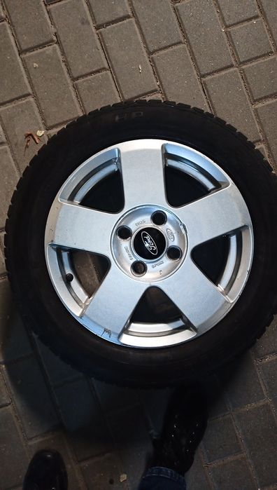 Koła aluminiowe z oponami