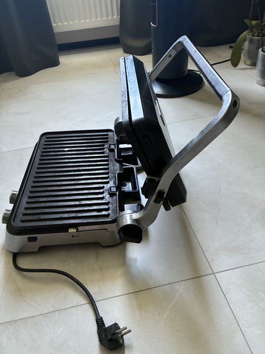 Гриль Delonghi елеутричний
