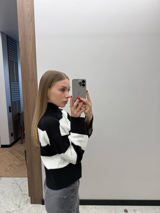 Calvin Klein светр