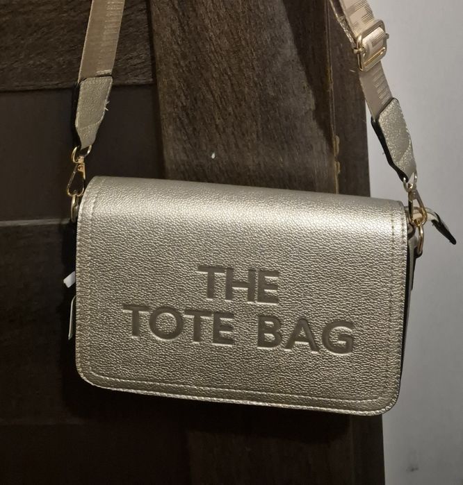 Złota torebka THE TOTE BAG