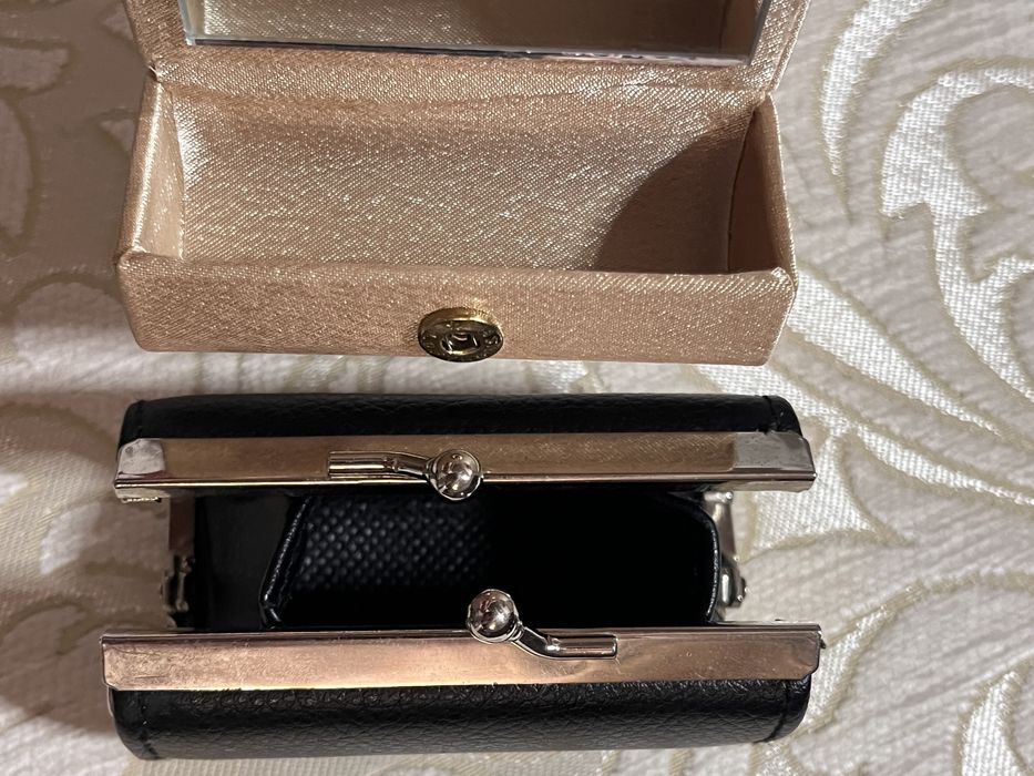 Футляр для помады