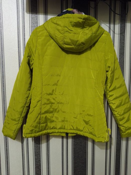 Куртка салатового кольору