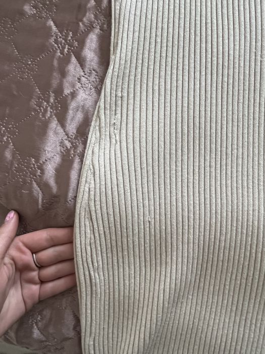 Dzianinowa sukienka kremowa