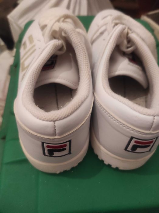 Tenis numero 40 da fila